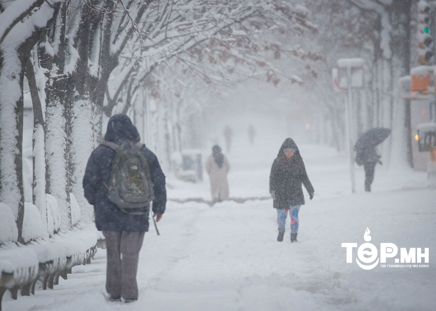 Улаанбаатар хотод цас орно