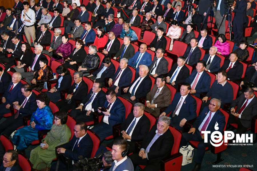 Анхдугаар Үндсэн хууль, Бүгд Найрамдах Улсыг тунхагласны 100 жилийн ойн баярын хурал боллоо