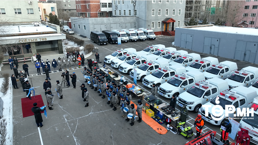 Улсын төсвийн хөрөнгө оруулалтаар тусгай зориулалтын 30 автомашиныг хүлээлгэн өглөө