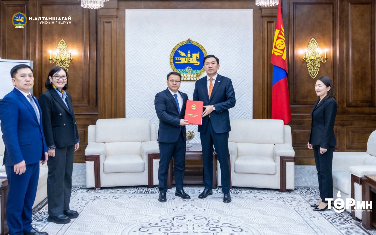 Гадаад зээллэгийн ашиглалт, үр ашгийг нэмэгдүүлэх тухай анхдагч хуулийн төслийг санаачлан өргөн барилаа