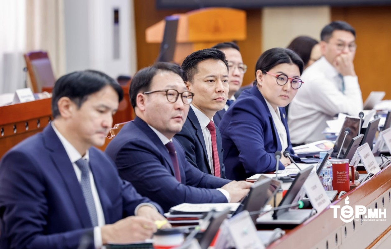 Хувь нийлүүлэгчдийн гэрээний талаар болон Оюу толгой төслөөс Монгол Улсын хүртэх өгөөжийн талаарх нотлох баримтуудыг шинжлэн судална