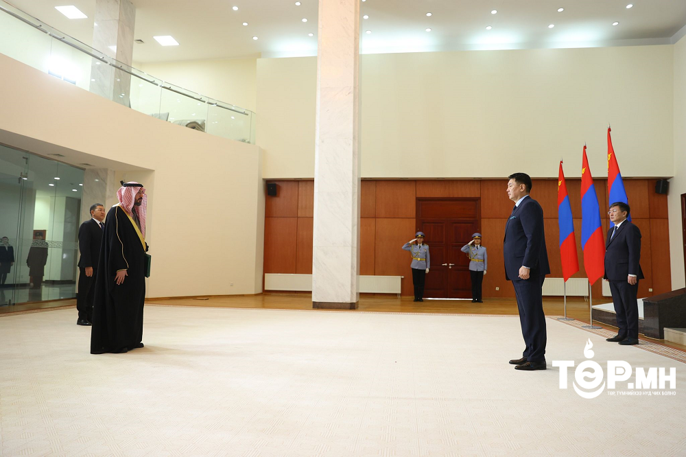 Саудын Арабын Хаант Улсаас Монгол Улсад хавсран суух Элчин сайд Итгэмжлэх жуух бичгээ өргөн барив