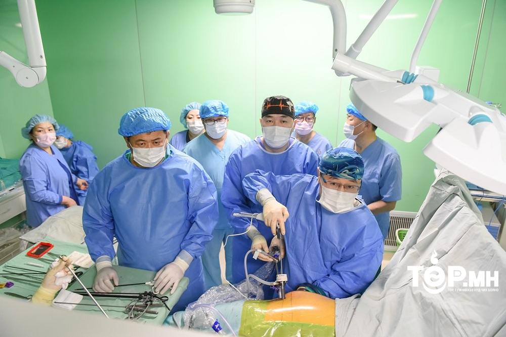 УНТ эмнэлэг бөөр шилжүүлэн суулгах 300 дахь мэс заслыг амжилттай хийжээ