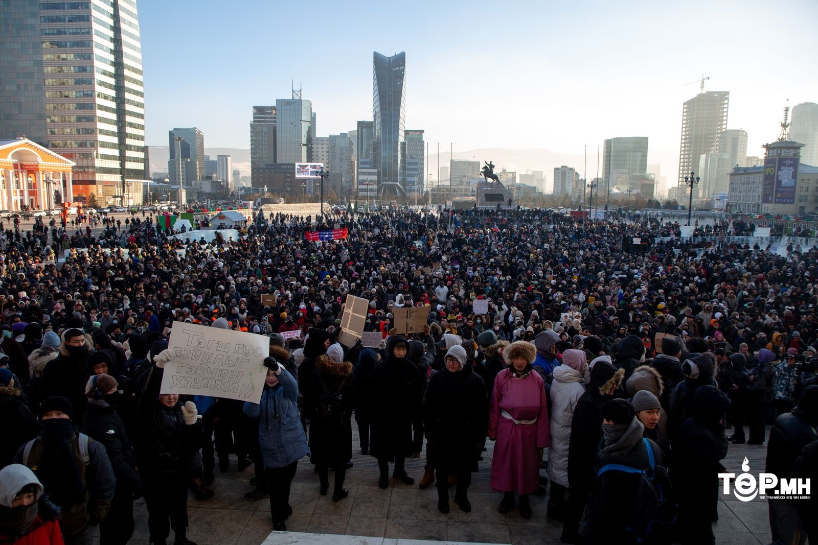 "НҮҮРСНИЙ ХУЛГАЙ"-д холбоотой гэх 8 хүнийг цагдан хорьсон"