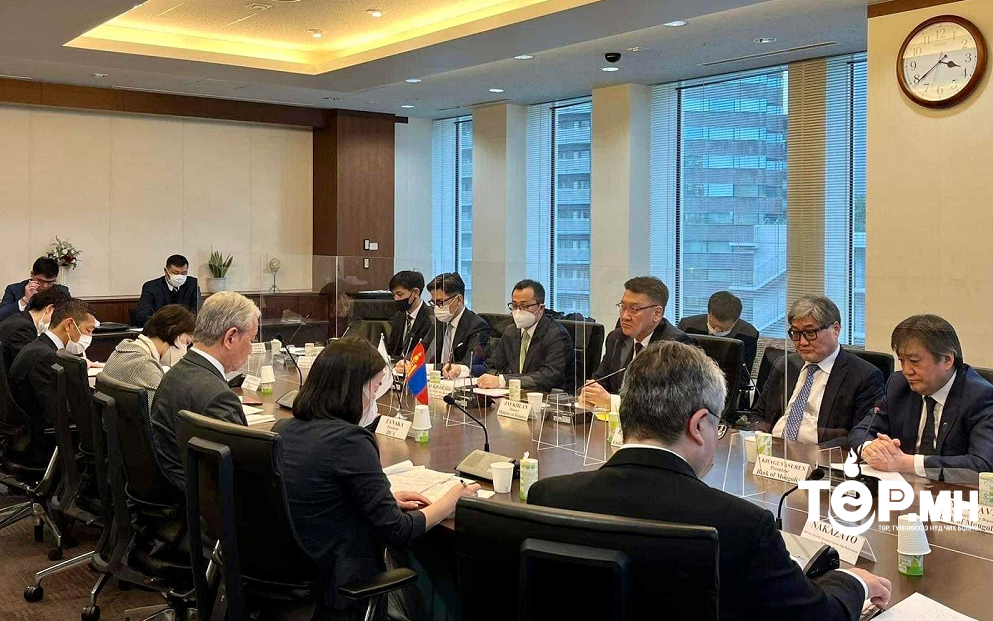 Сангийн сайд Б.Жавхлан токио хотноо ажиллаж байна