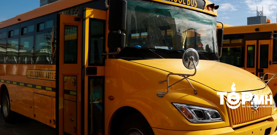 Согтууруулах ундааны зүйл хэрэглэсэн үедээ жолоо барьж, сургуулийн автобустай мөргөлдсөн осол гарчээ