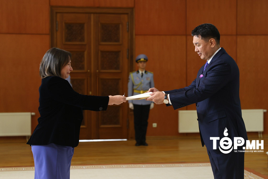 Бүгд Найрамдах Итали Улсын Элчин сайд Итгэмжлэх жуух бичгээ өргөн барив