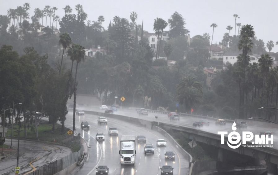 Калифорни мужид аадар борооны улмаас үер бууж байна