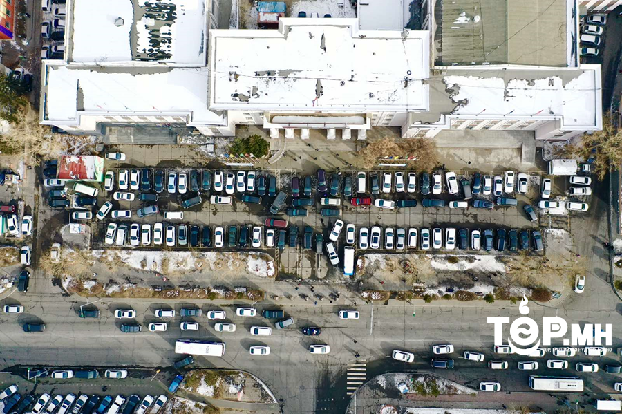 Нийтийн эзэмшлийн зам талбайд зөвшөөрөлгүй төлбөртэй зогсоолын үйл ажиллагаа явуулж байгаа ААН, иргэний газрыг албадан чөлөөлнө