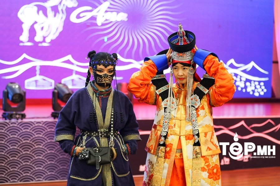 Гал морин жилийн үндэсний хувцасны загварын чиг хандлагыг тодорхойлох "минимал дээл" шоу боллоо