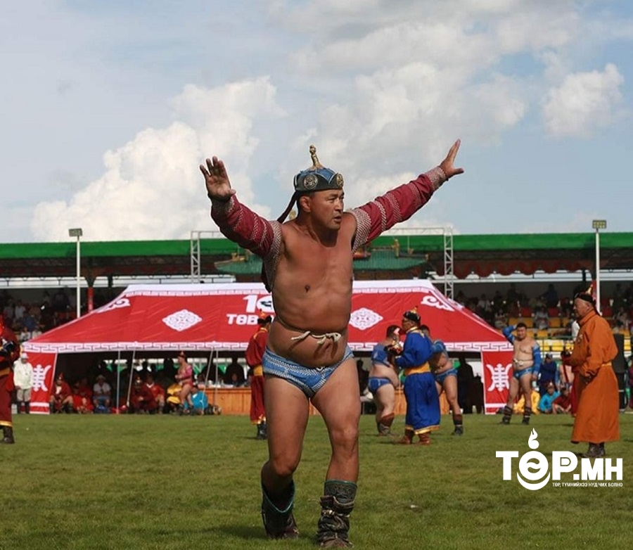 Сар шинийн баярт зориулсан ахмадын барилдаанд Дархан аварга А.Сүхбат түрүүлж, 56 дахь түрүүгээ хүртлээ