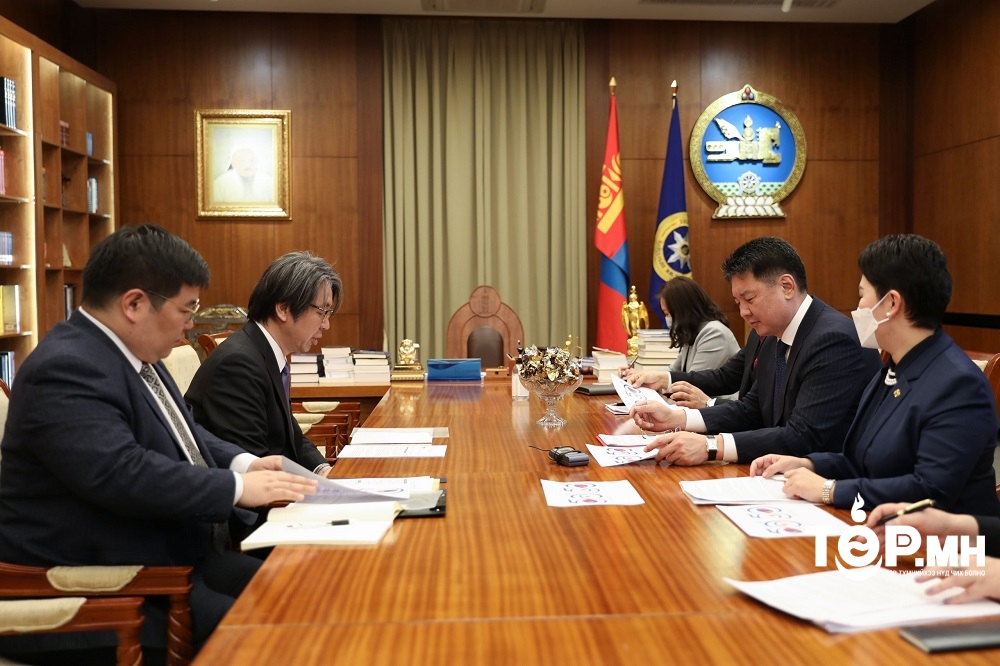 Монгол Улсын Ерөнхийлөгч У.Хүрэлсүх Япон Улсаас Монгол Улсад суугаа Элчин сайд Х.Кобаяши-г хүлээн авч уулзав