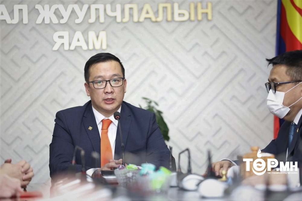 Б.Бат-Эрдэнэ: Агаар орчны бохирдлыг бууруулах, аюултай хог хаягдлын үйлдвэр барихад анхаарч ажиллана