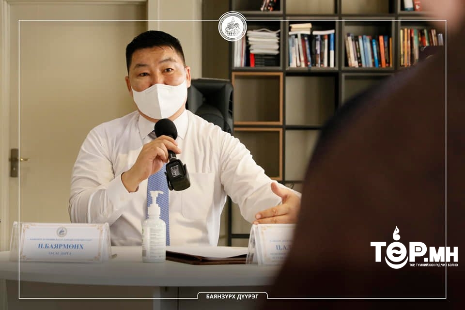 Н.Баярмөнх: Иргэдийн өмнө тулгамдсан асуудлыг шийдвэрлэх нь дүүрэг орон нутгийн нэн тэргүүний ажил