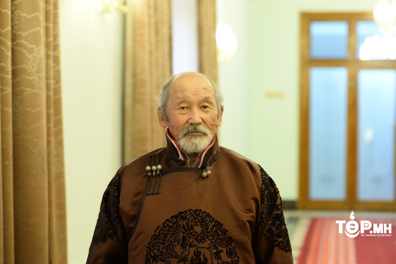 Б.Баасанхүү: “Мал төрийн хамгаалалтад байна” гэсэн санал гаргаж Үндсэн хуульд тусгагдсан