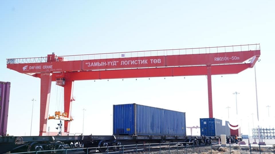 49 чингэлэг бүхий 1000 гаруй тн ачаа бараа хилээр орж ирлээ