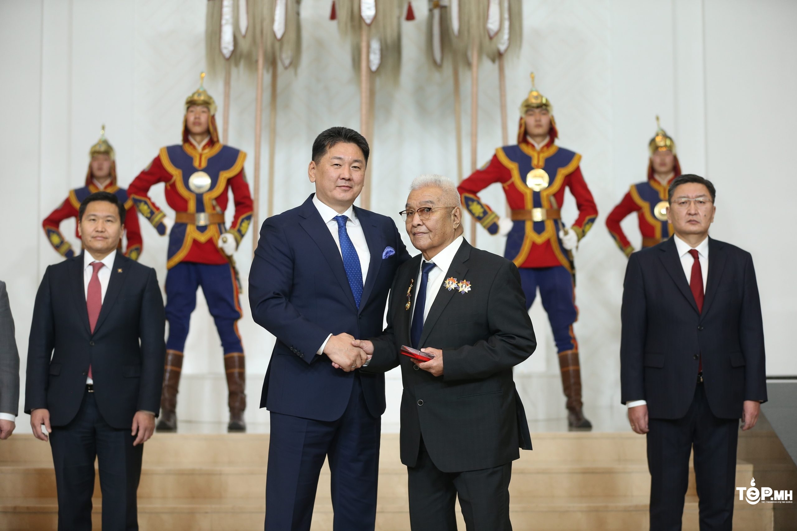 Ч.Дашдэмбэрэл, Н.Жанцан нарт Монгол Улсын Хөдөлмөрийн баатар цол хүртээлээ