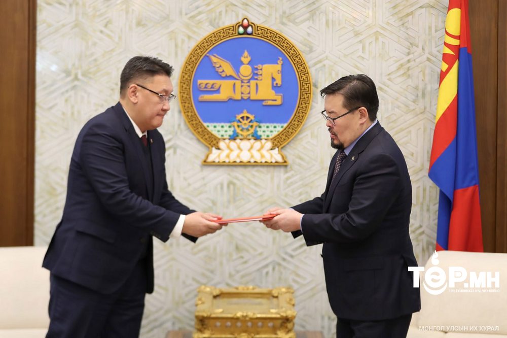 Монгол Улс, Дэлхийн банкны Олон улсын хөгжлийн ассоциаци хооронд байгуулсан Зээлийн хэлэлцээрийг соёрхон батлах тухай хуулийн төслийг өргөн мэдүүлэв