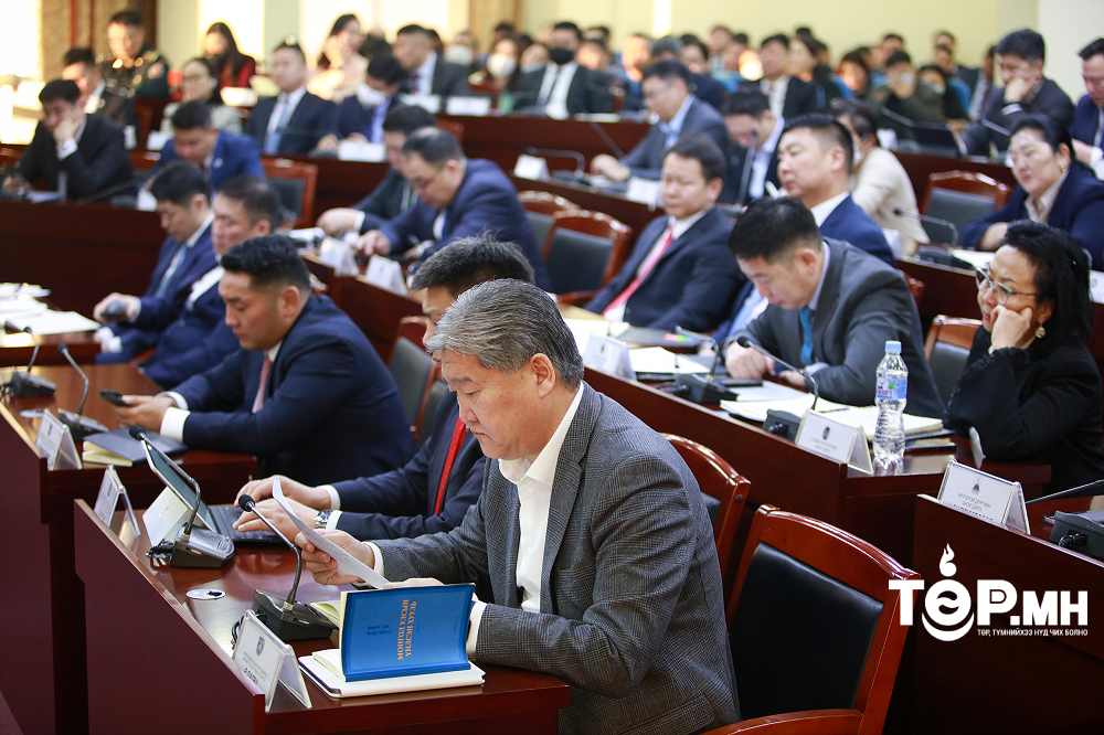 Томуу, томуу төст өвчний халдвар нэмэгдэх магадлалтай тул амны хаалт тогтмол зүүхийг уриаллаа