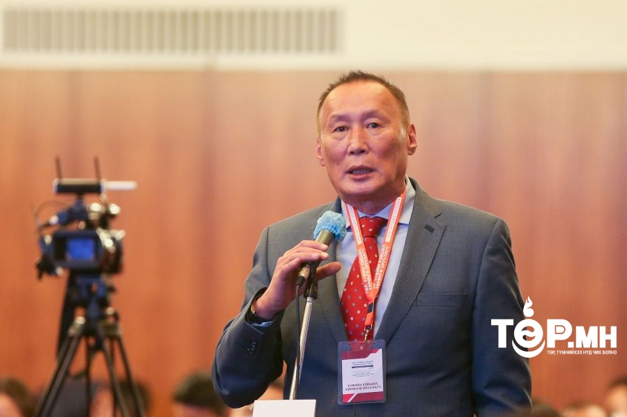 Б.Жаргалсайхан: "Төр төмбөгөр, ёс ёмбогор" гэж үг бий. Жагсаж буй залуус даналзаад л байх юм