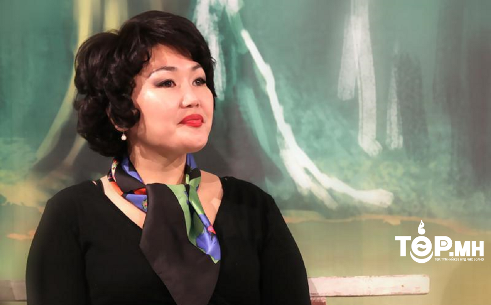 Яруу найрагч Ц.Хуланг ТЕГ-аас саатуулжээ