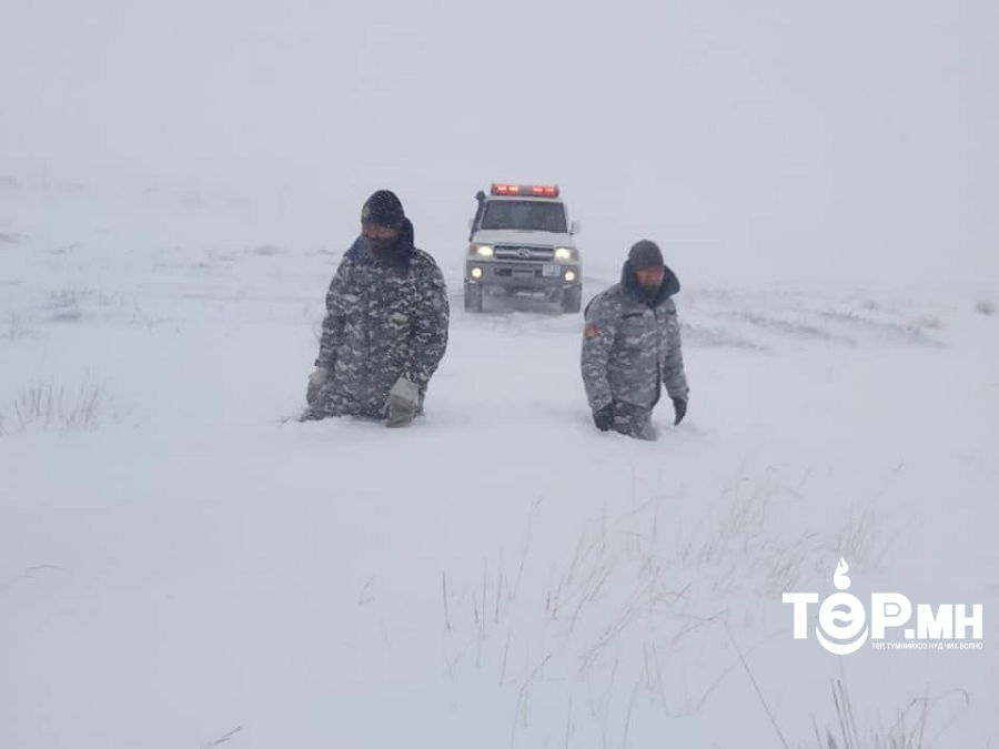 Авто машин цасанд суусны улмаас 2 хүүхэд, 2 том хүн амь насаа алджээ