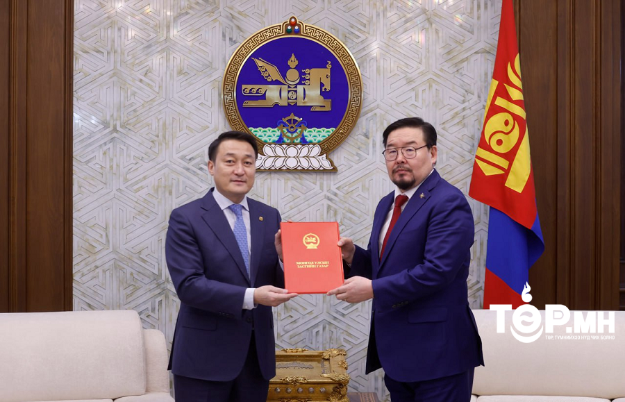 “Төрийн байгууллагуудыг бүсчлэн байршуулах тухай” Улсын Их Хурлын тогтоолын төслийг өргөн мэдүүлэв