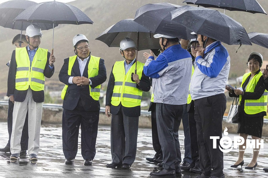 Япон Улсын Цог Жавхлант Эзэн Хаан Нарүхито Ус сувгийн удирдах газарт зочиллоо