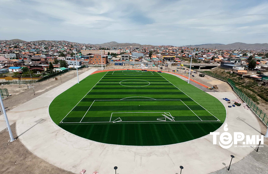 Толгойтын хөл бөмбөгийн талбай бүхий спорт цогцолборын барилга угсралтын ажил 75 хувьтай үргэлжилж байна