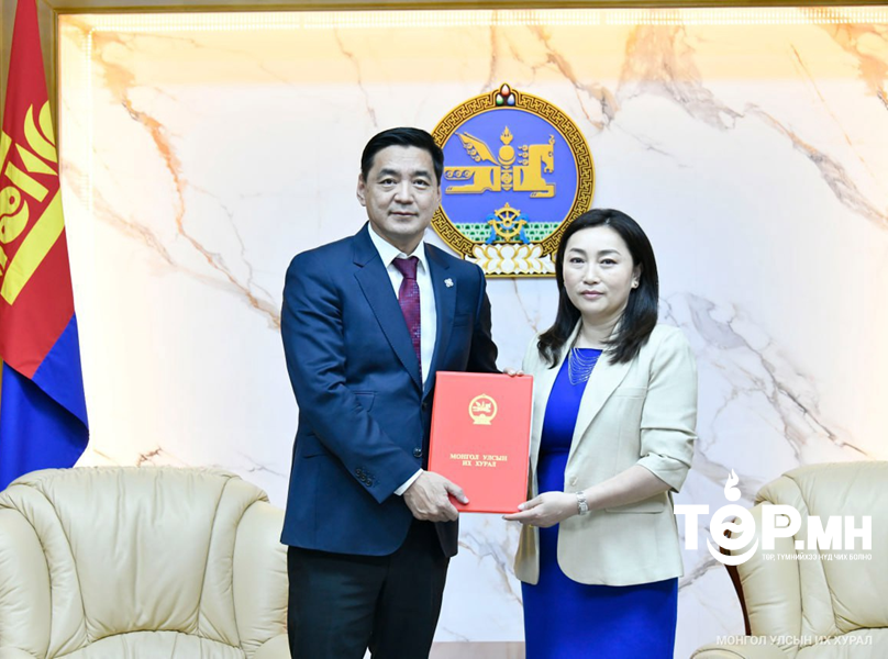 Түгээмэл тархацтай ашигт малтмалын тухай хуульд нэмэлт, өөрчлөлт оруулах тухай хуулийн төсөл өргөн мэдүүллээ