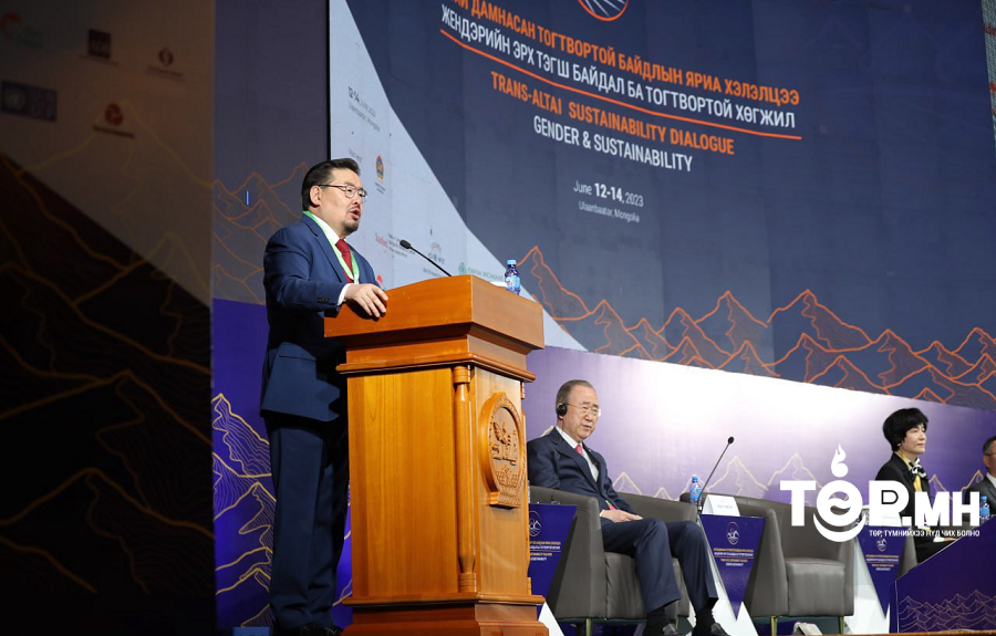 Г.Занданшатар: Ирж яваа цагийн дууг эрчүүд дангаараа дуулж болохгүй, эмэгтэйчүүдийн дуу хоолой чухал болж буй шинэ цаг үе эхэлж байна