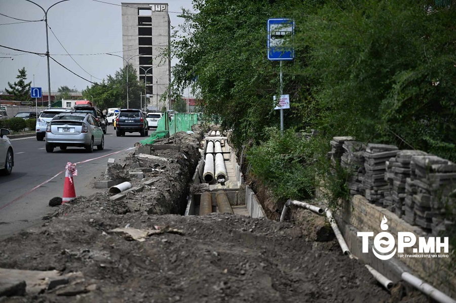 Нарны зам дагуу зөвшөөрөлгүй ажил гүйцэтгэж буй компани явган хүний зам эвдсэн зөрчлийг арилгууллаа