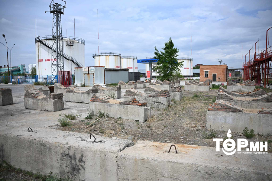 Газрын тосны бүтээгдэхүүн хадгалах найман ил савыг буулгаж, зөрчлийг арилгалаа