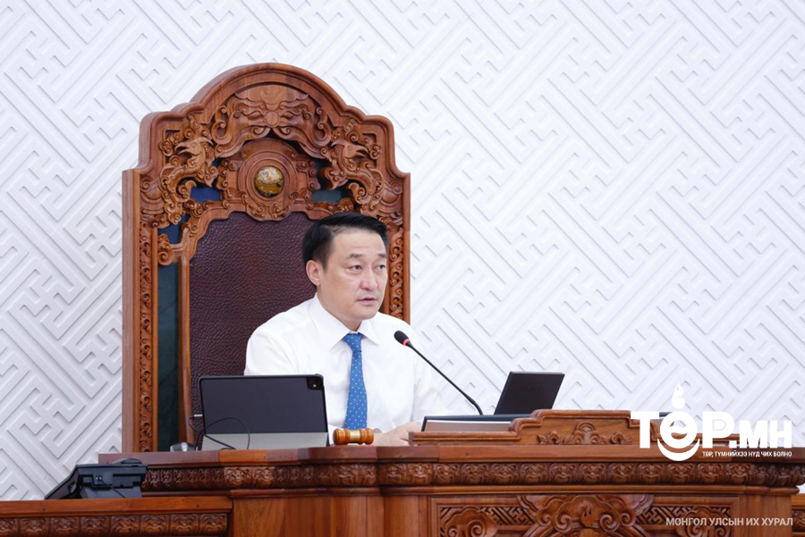 Д.Амарбаясгалан:  Дөнгөж хоёрхон хоногийн өмнө дүүрэн сууж байсан гишүүд хуралдаандаа орж ирэхгүй болж эхэлж байна