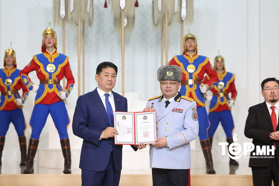 Монгол Улсын Ерөнхийлөгч У.Хүрэлсүх цэргийн дээд цол хүртээв