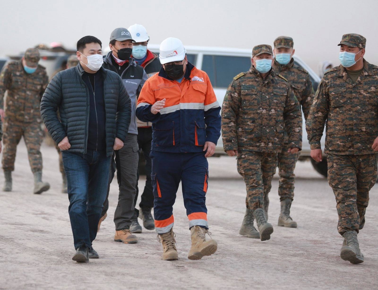 Л.ОЮУН-ЭРДЭНЭ: Тавантолгой-Гашуунсухайт чиглэлийн төмөр замыг ирэх оны долоодугаар сард ашиглалтад оруулна