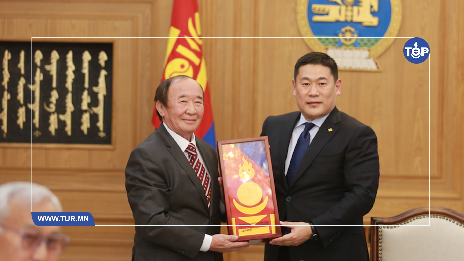 Л.ОЮУН-ЭРДЭНЭ “Токио 2020” олимпод оролцох баг тамирчдад амжилт хүсч, төрийн далбаа гардууллаа