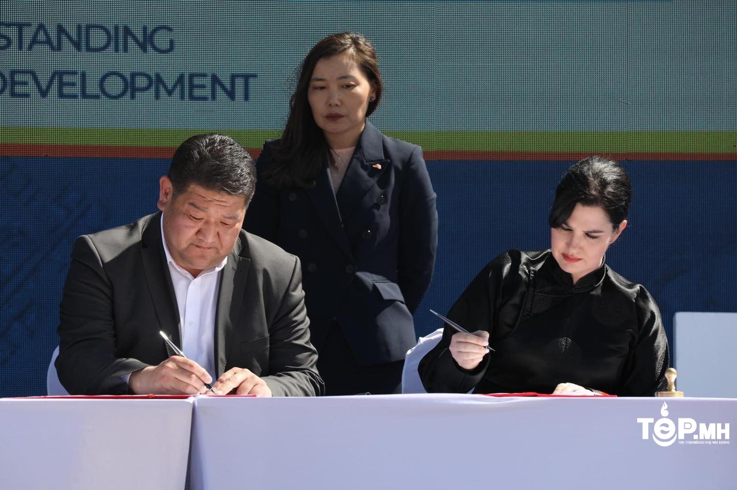 “Ханбогд хөгжлийн ерөнхий төлөвлөгөө-2024” хамтын ажиллагааны санамж бичигт гарын үсэг зурж баталгаажууллаа