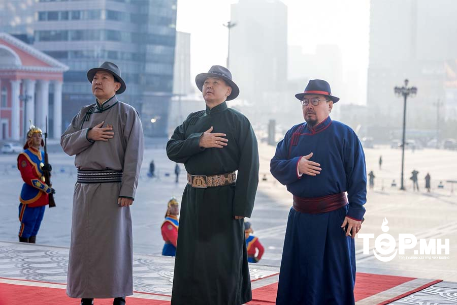 Их Эзэн Чингис хааны хөшөөнд хүндэтгэл үзүүлж, “Монгол бахархлын өдөр”-ийн ёслолд оролцлоо