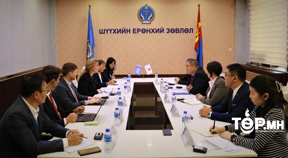 НҮБ-ын Дур зоргоор баривчлан саатуулах асуудлаарх ажлын хэсгийг хүлээн авч уулзлаа