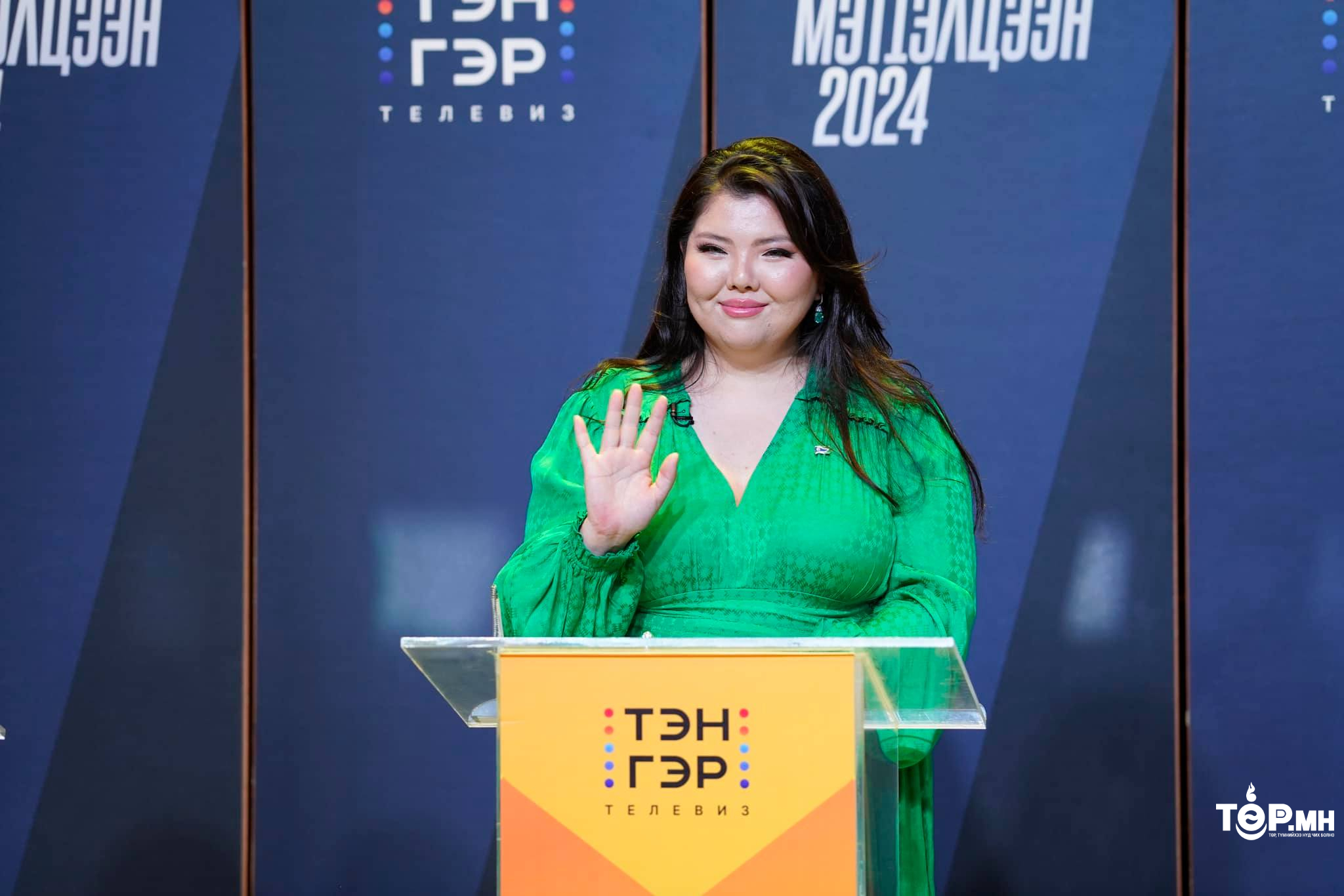 М.Нарантуяа ИЗНН-д 200 сая төгрөг өгч ЖАГСААЛТАД БИЧИГДЖЭЭ