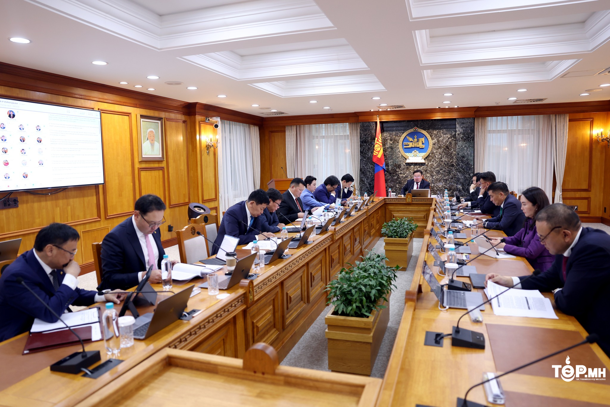 Нүүрстэй холбогдох гэрээ хэлэлцээ, бусад баримт бичгийг ил болголоо