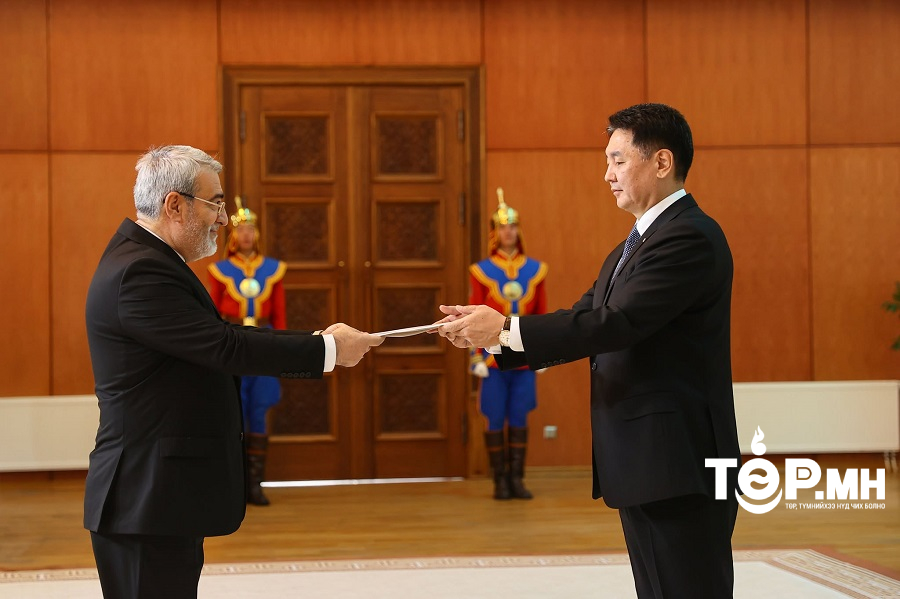 Иран Улсын Элчин сайд Итгэмжлэх жуух бичгээ өргөн барив