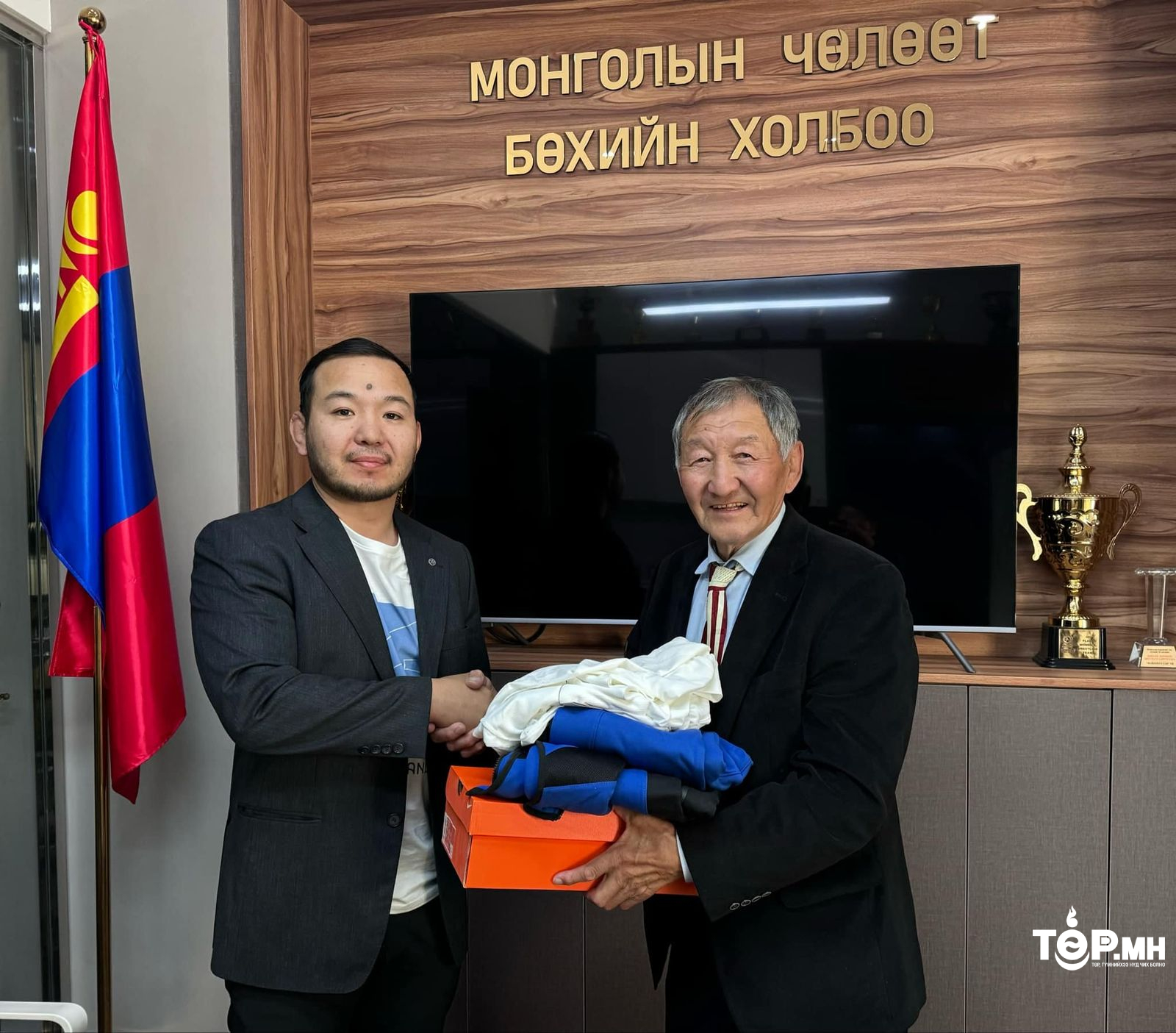 ХХ зууны манлай тамирчин, хөдөлмөрийн баатар З.Ойдовт хүндэтгэл үзүүллээ