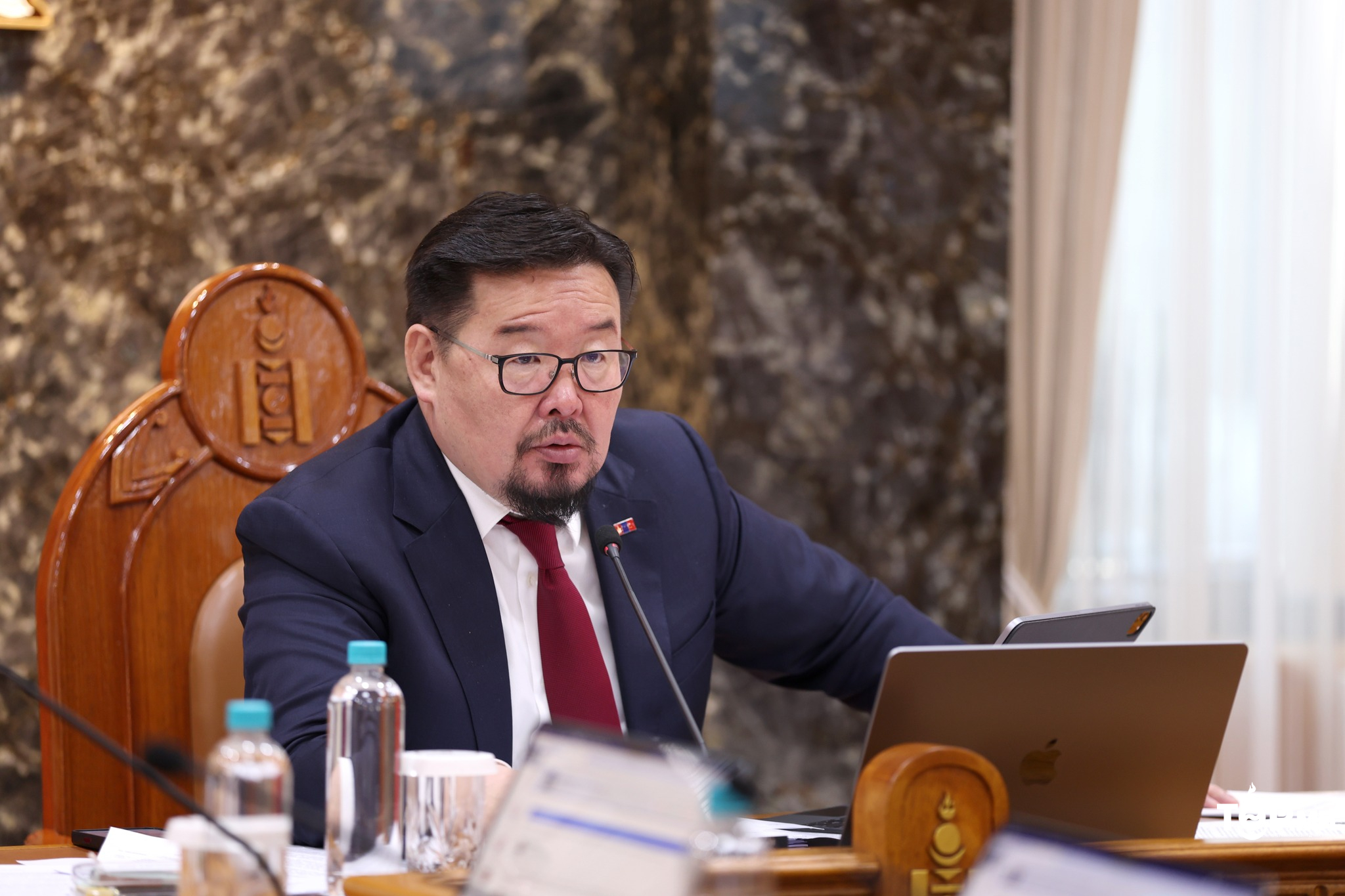 Г.ЗАНДАНШАТАР: Нүүр нүүрээ харж, үнэн худлыг дэнсэлцгээе